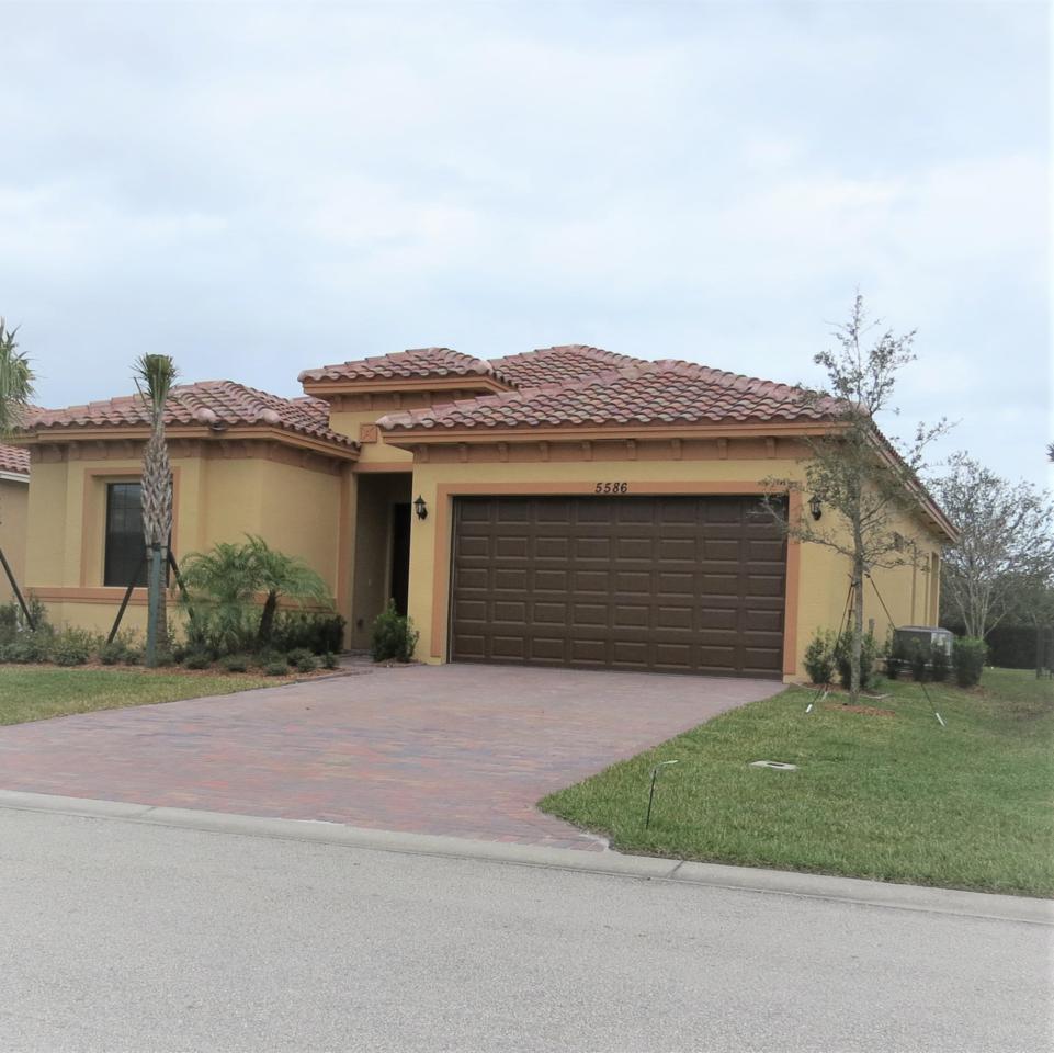5586 40th Avenue - Photo 1
