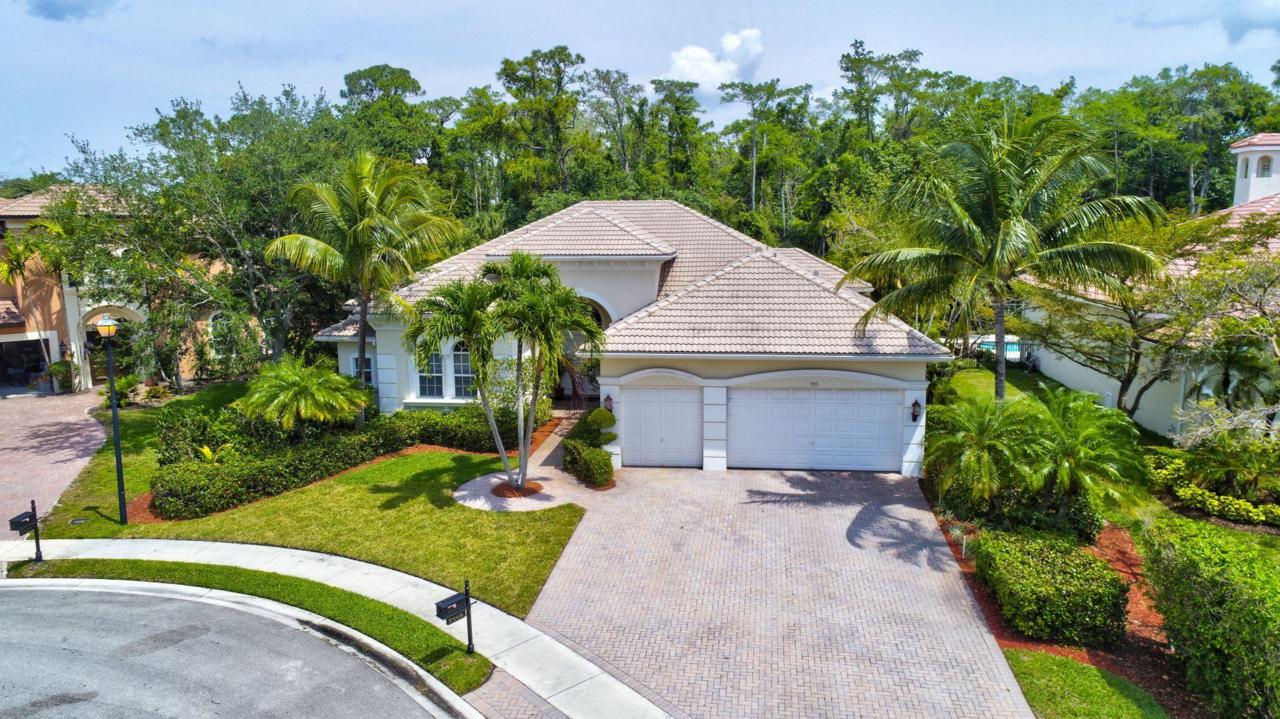7115 71 Manor - Photo 1