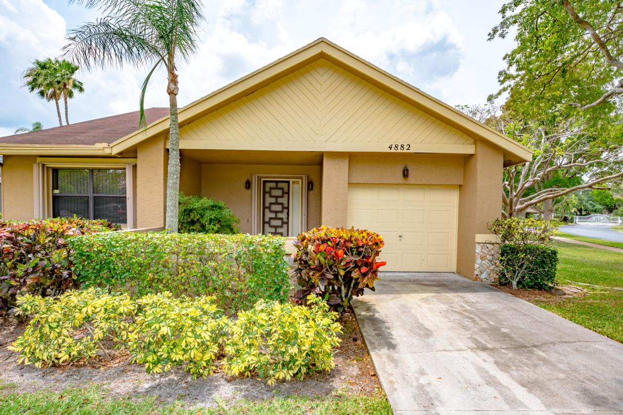 4882 Calamondin Circle - Photo 1