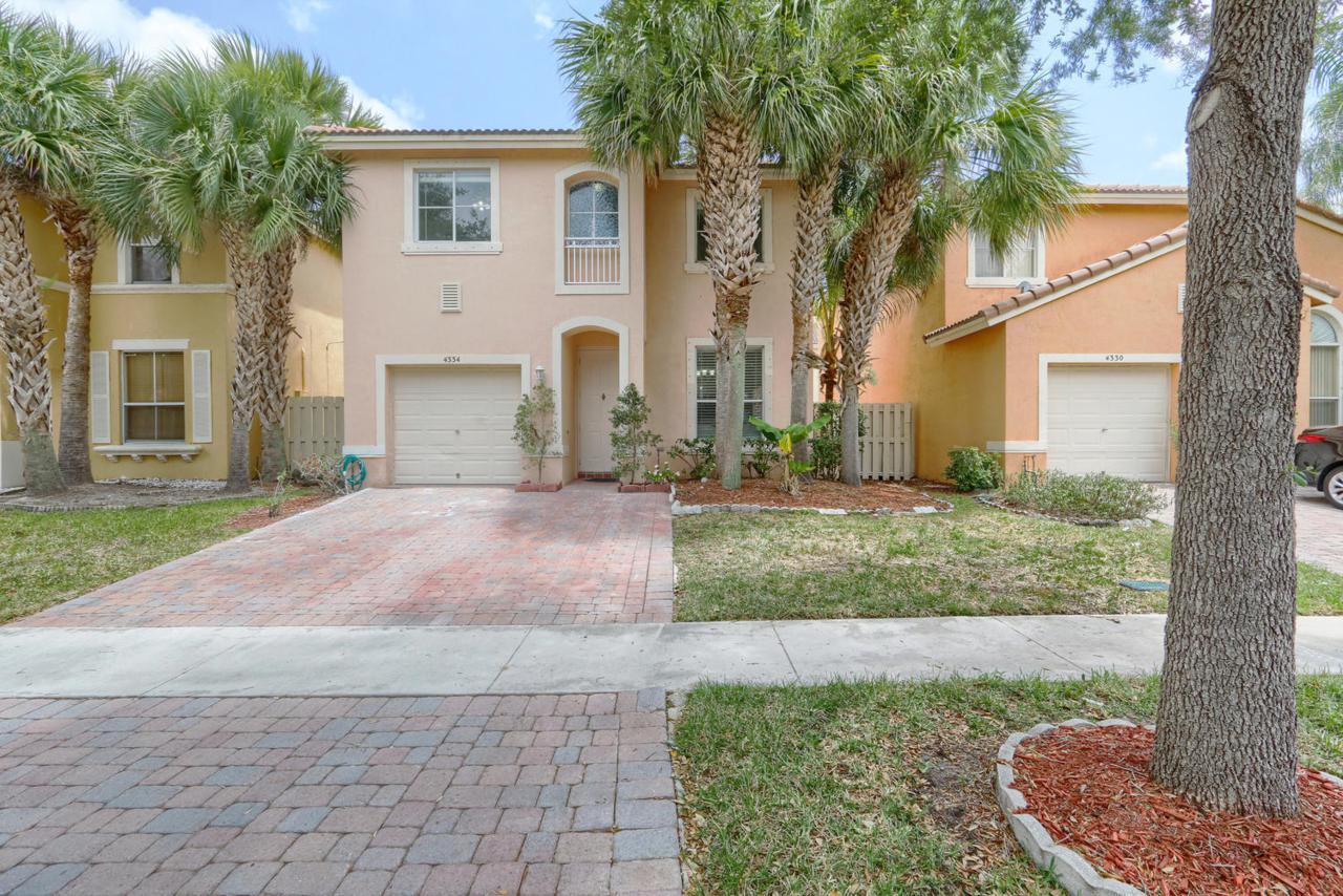 4334 Lake Lucerne Circle - Photo 1
