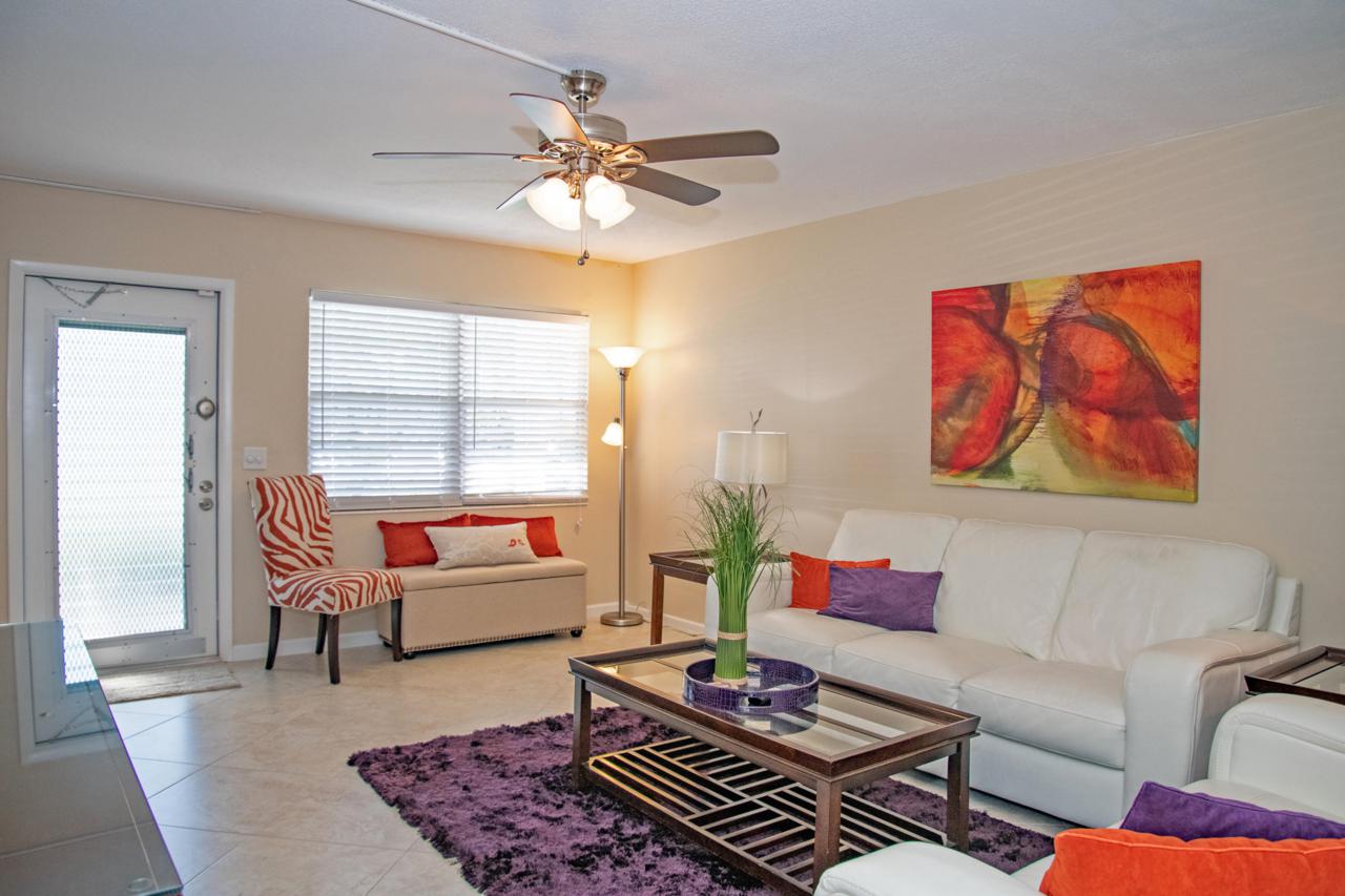 1015 Exeter - Photo 1
