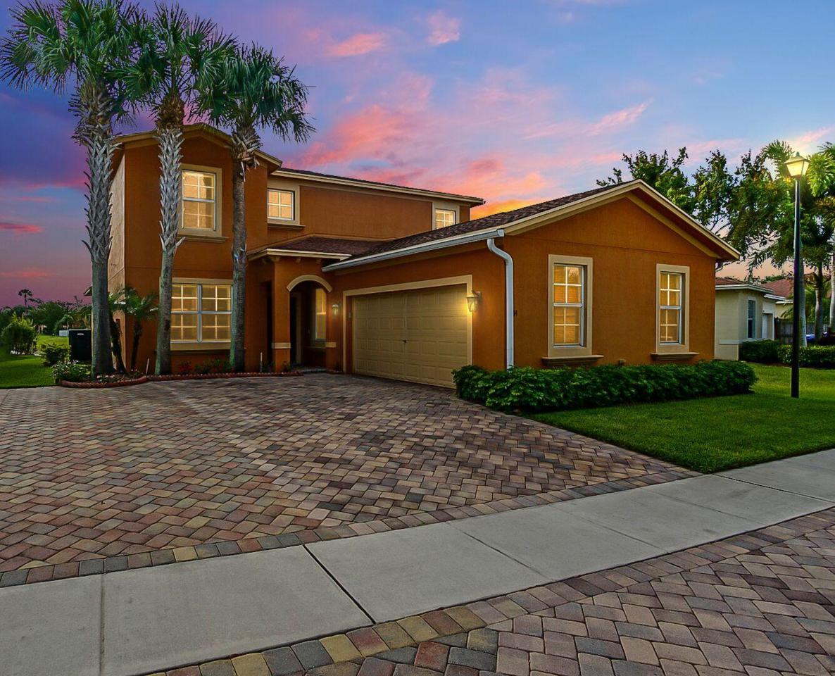 814 Fieldstone Way - Photo 1