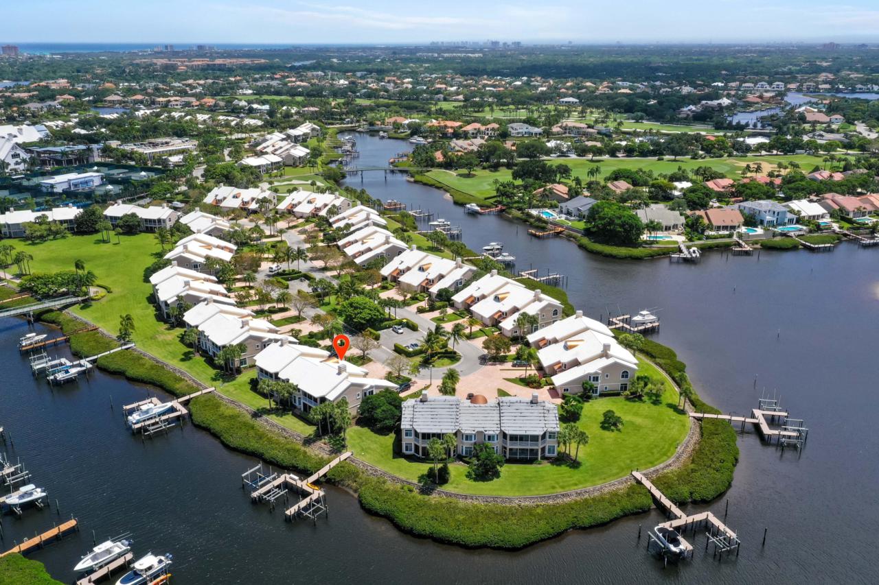 2402 Captains Way - Photo 1