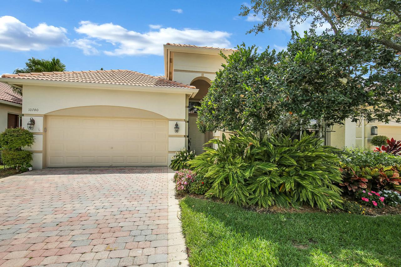 10740 Grande Boulevard - Photo 1