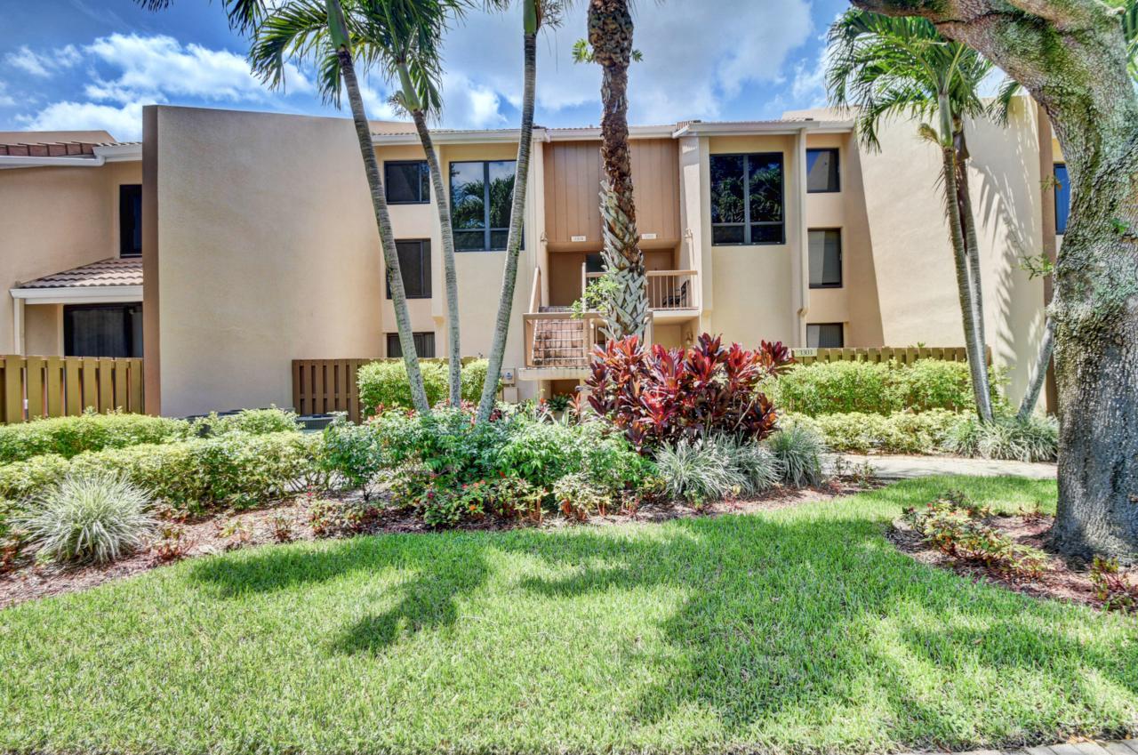 3303 Bridgewood Drive - Photo 1