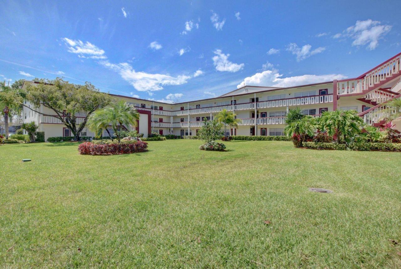 158 Fanshaw D - Photo 1