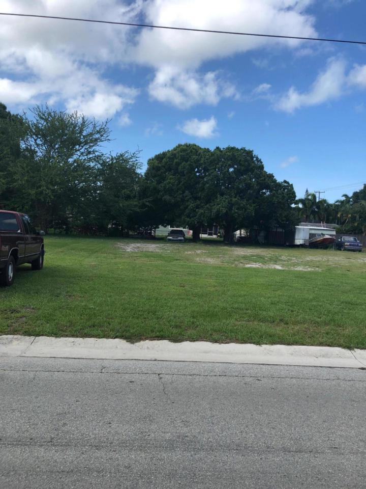 702 Ixoria Avenue - Photo 1