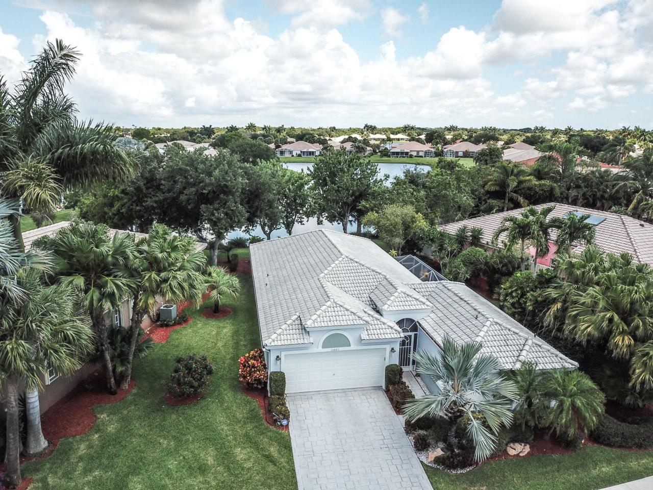 10885 Royal Caribbean Circle - Photo 1