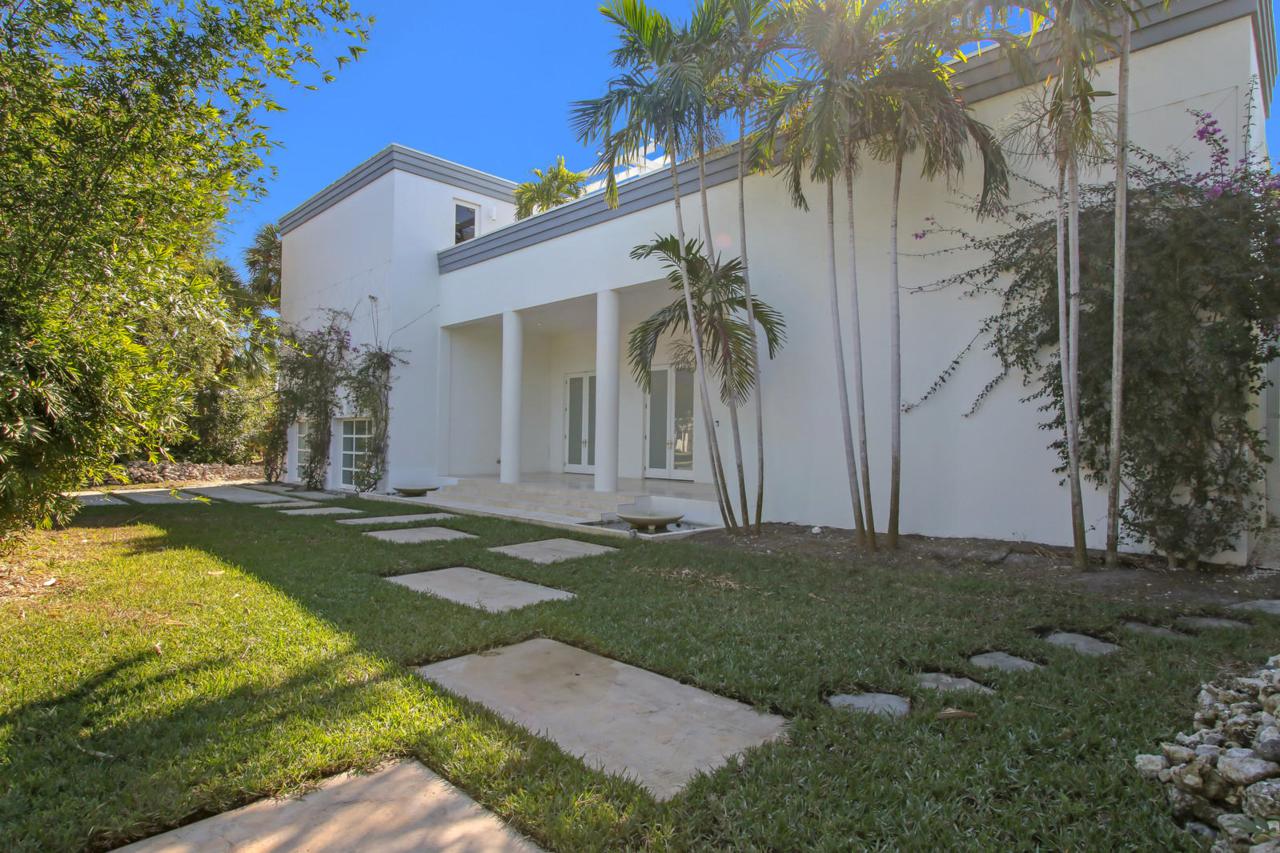 230 Miramar Way - Photo 1