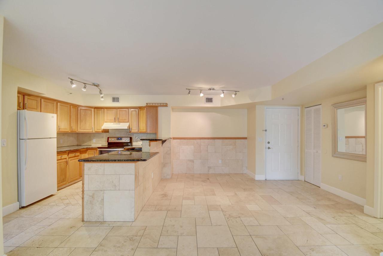 107 Yacht Club Way - Photo 1