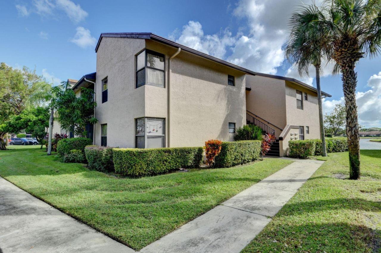 8665 Boca Glades Boulevard - Photo 1
