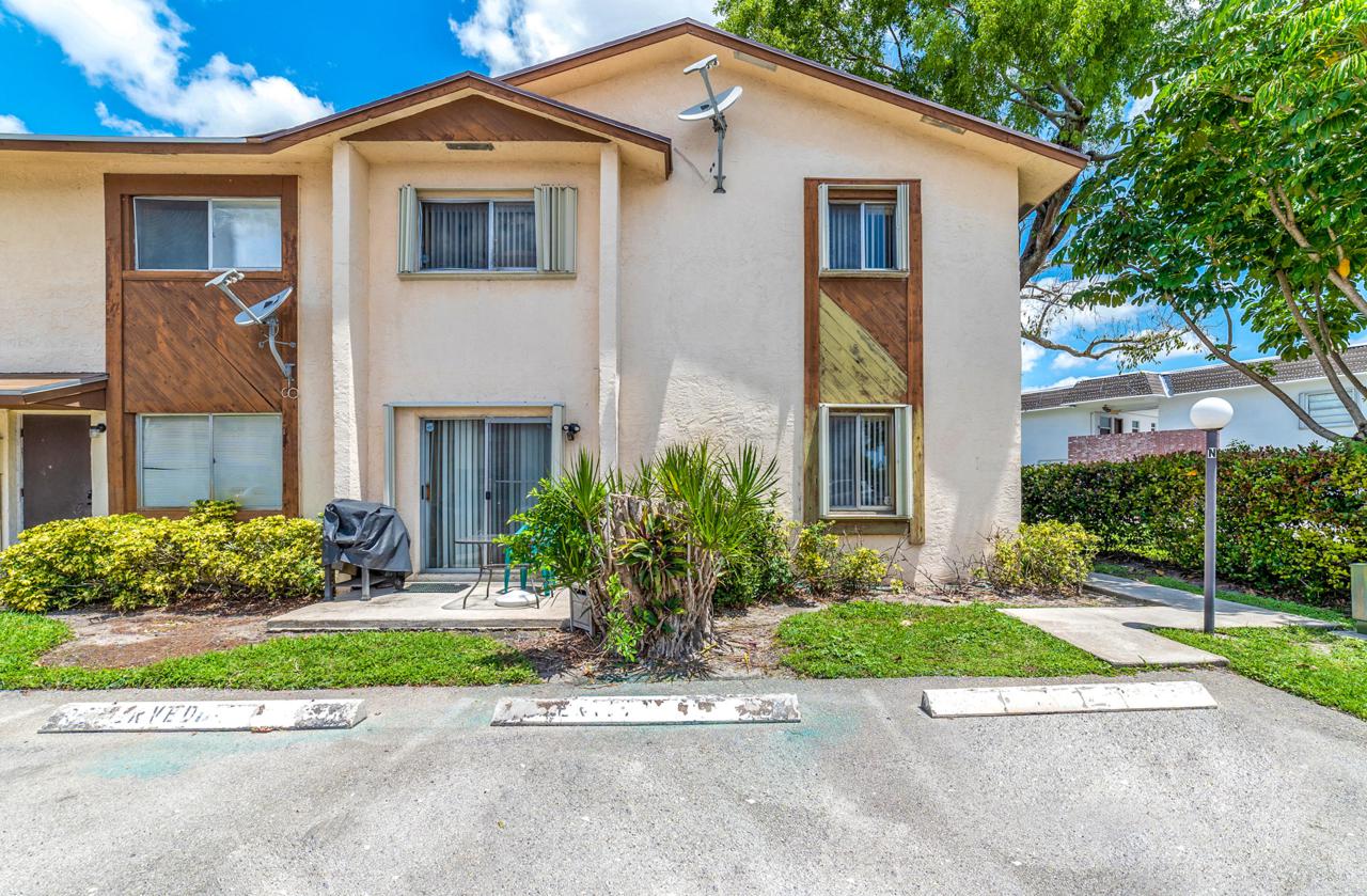 6609 Winfield Boulevard - Photo 1