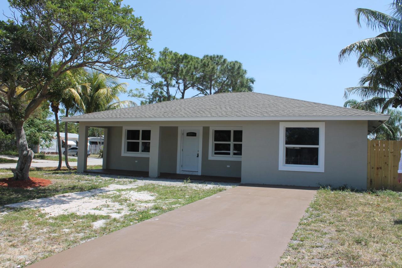 160 Palm Drive - Photo 1