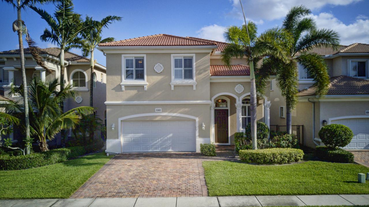4384 Pomelo Boulevard - Photo 1