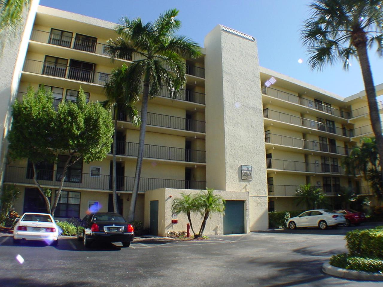 7 Royal Palm Way - Photo 1