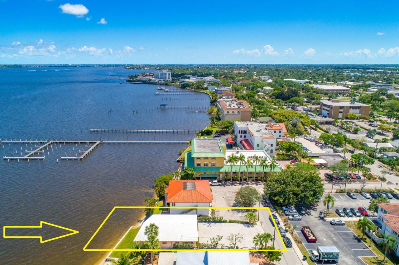 105 Seminole Street - Photo 1