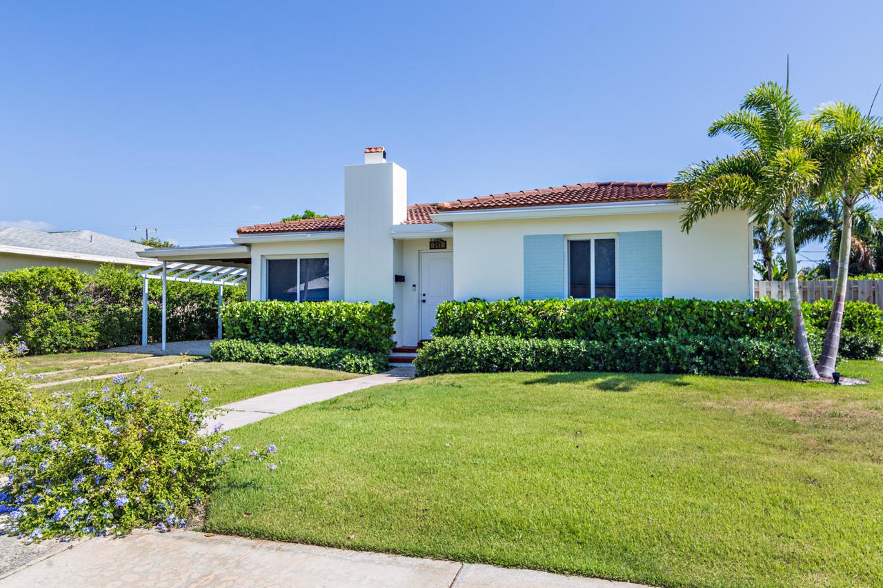 247 Bloomfield Drive - Photo 1