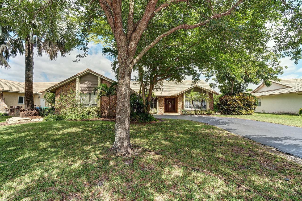 4833 92nd Terrace - Photo 1