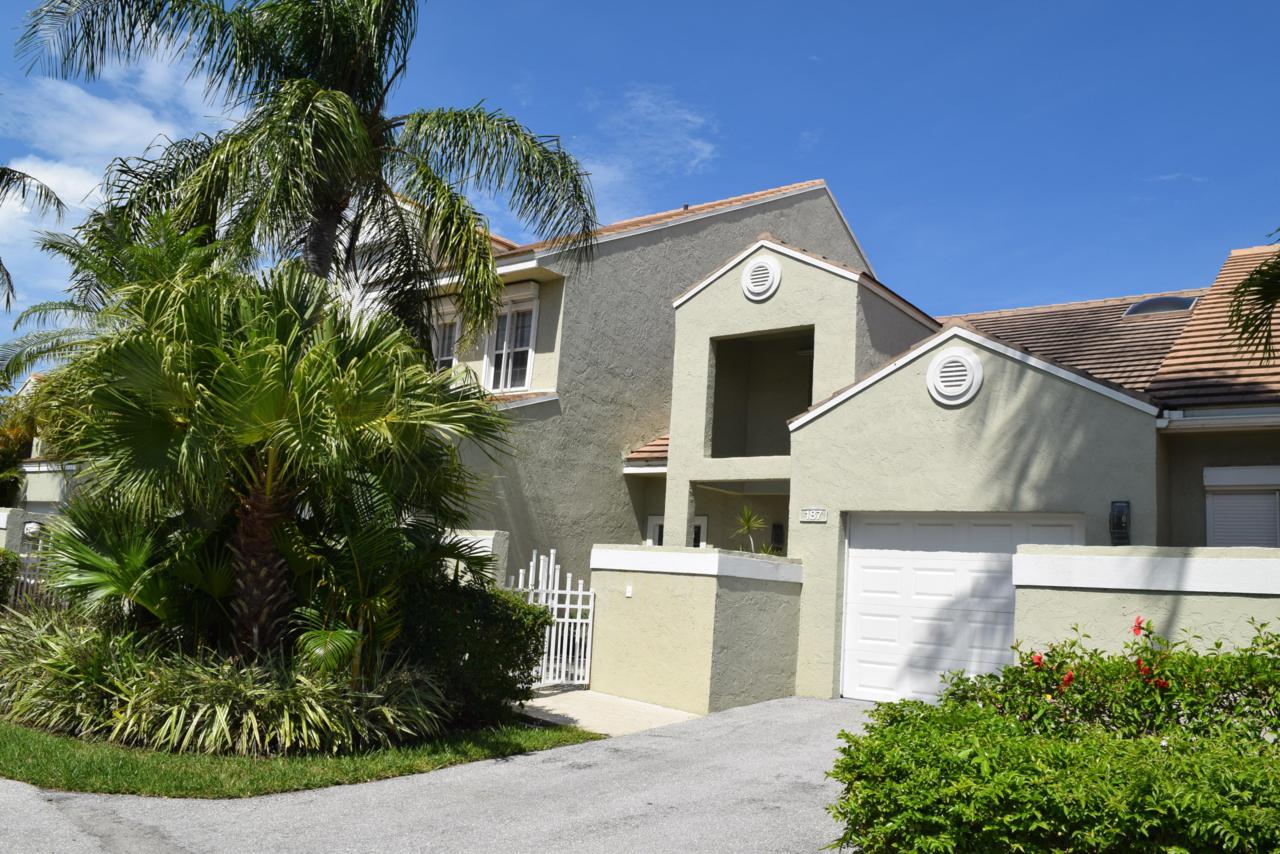 187 Lakeshore Drive - Photo 1