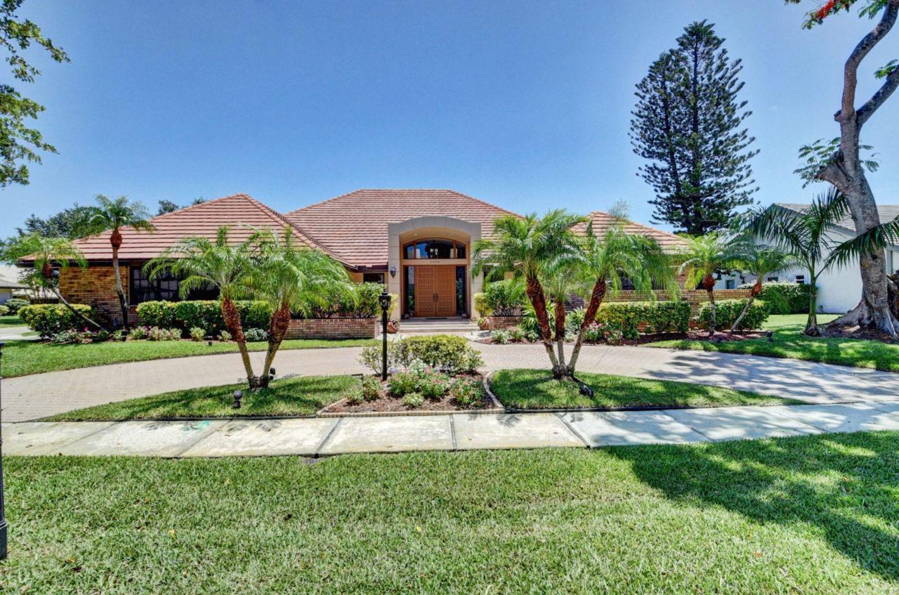 3050 St James Drive - Photo 1