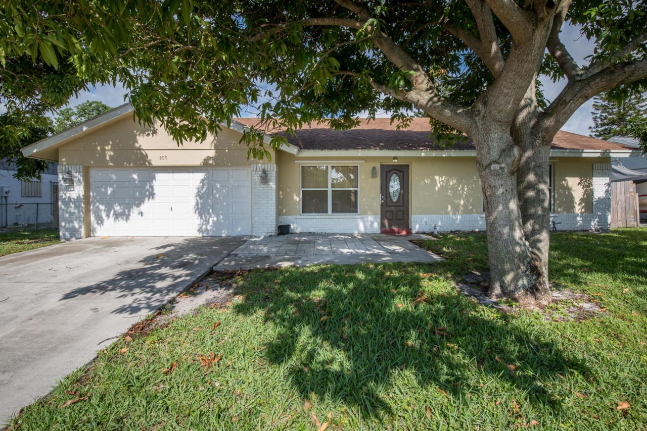 977 9th Street - Photo 1