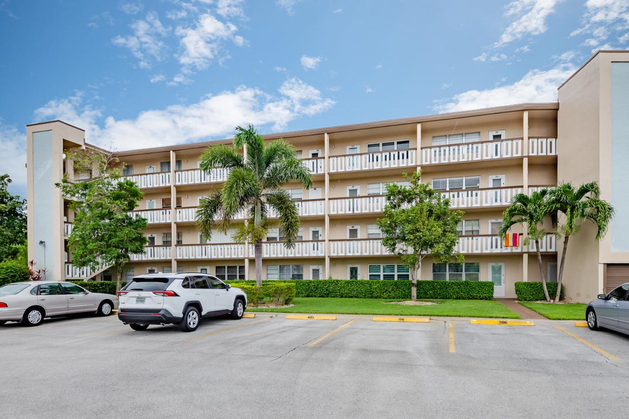 402 Southampton A - Photo 1