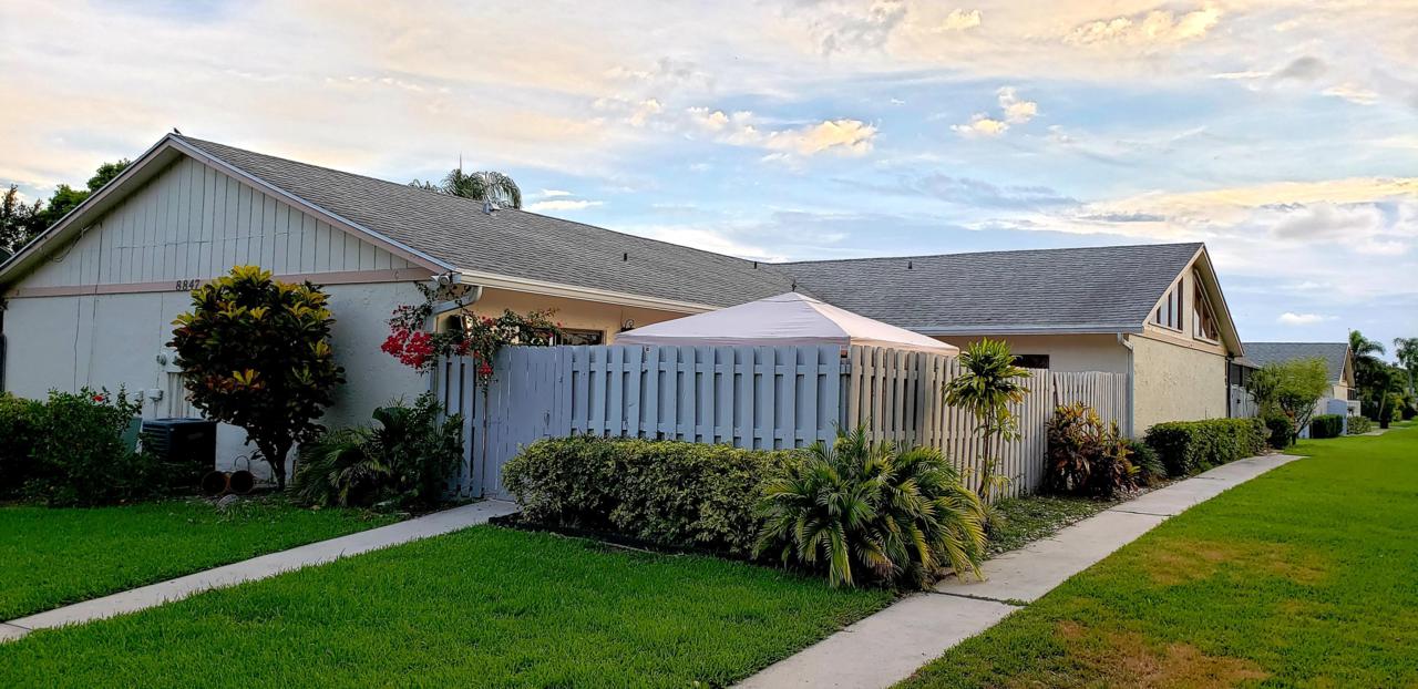8847 Thumbwood Circle - Photo 1