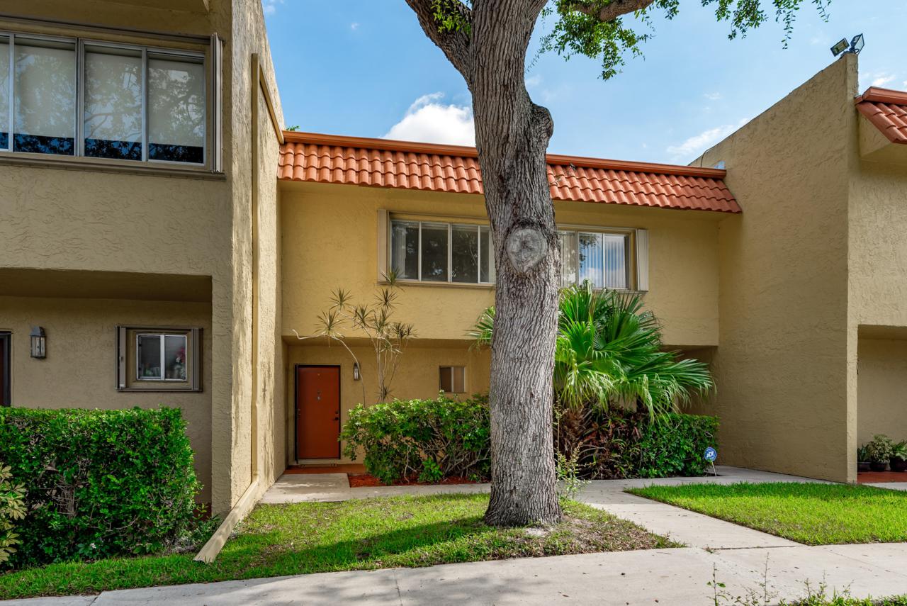896 9th Street Circle - Photo 1