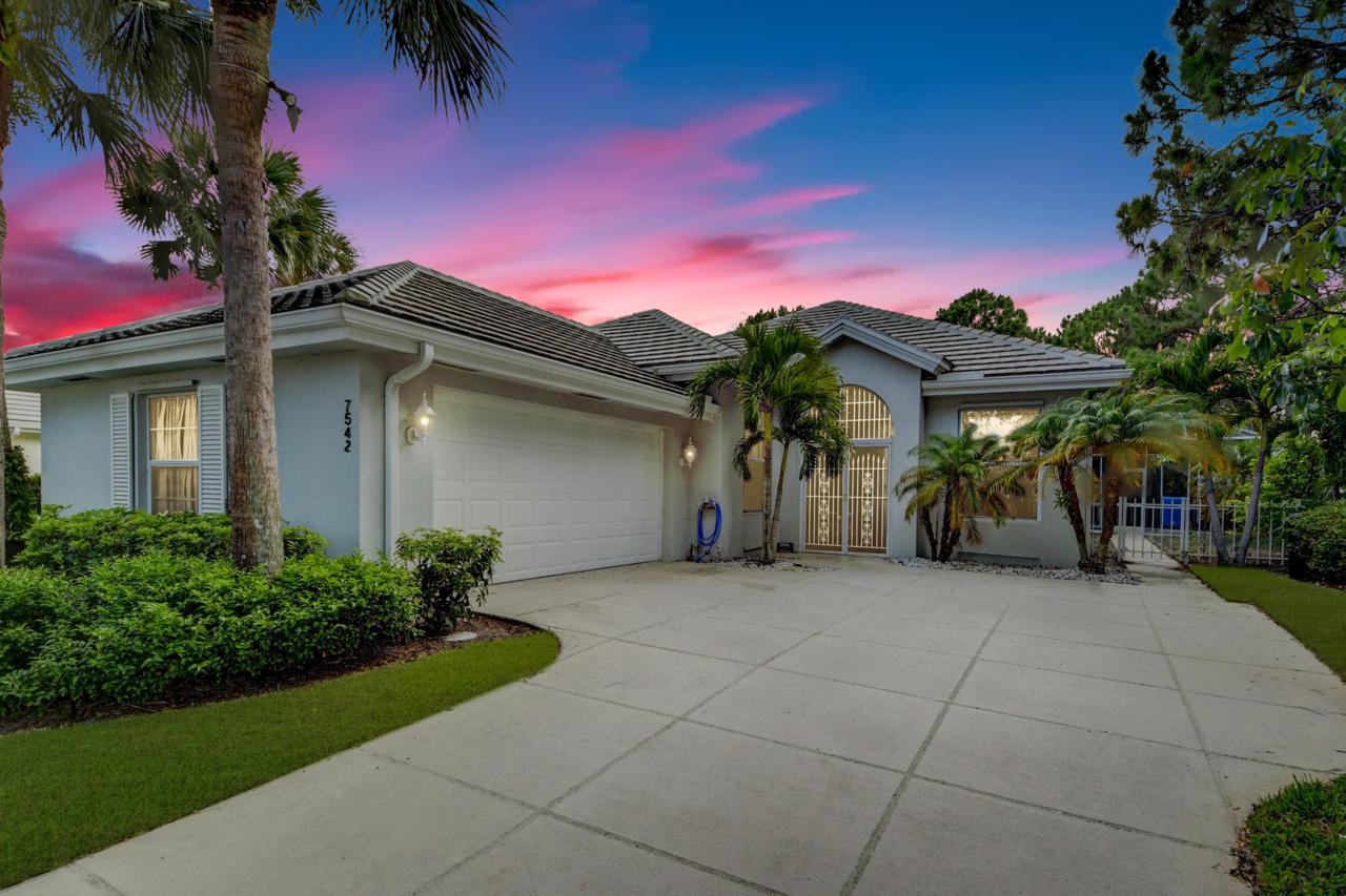7542 Fiddlewood Lane - Photo 1
