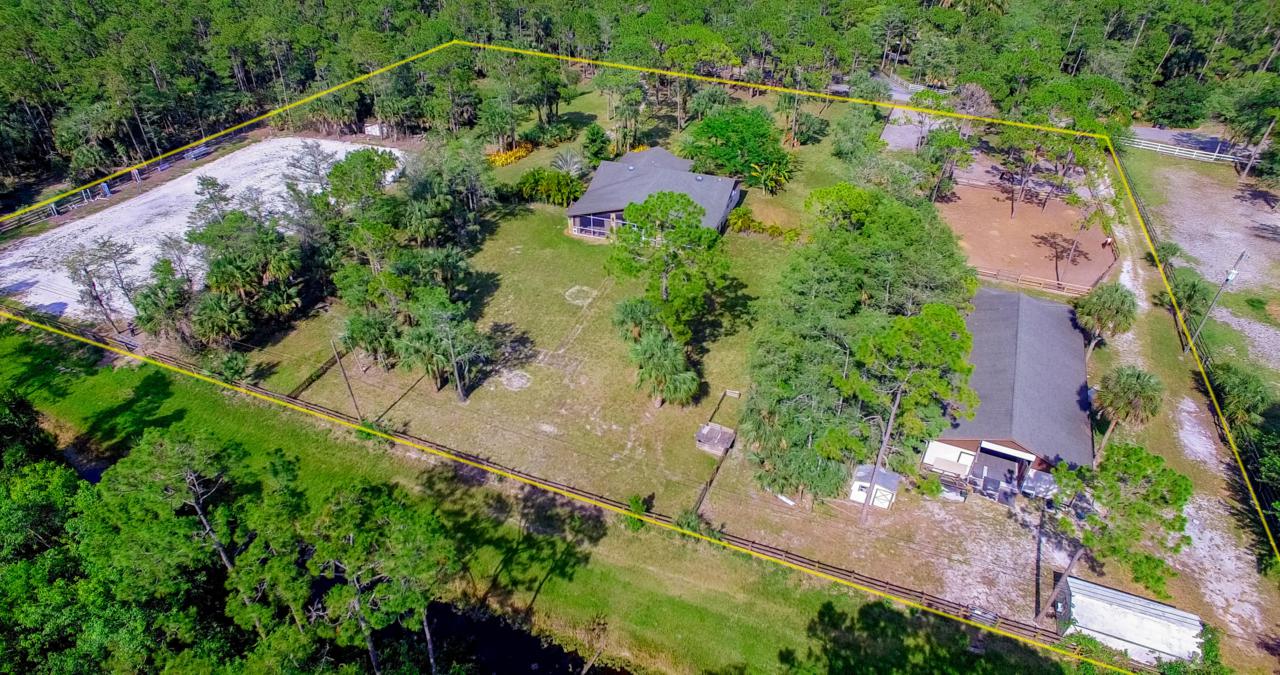 1713 Arabian Drive - Photo 1