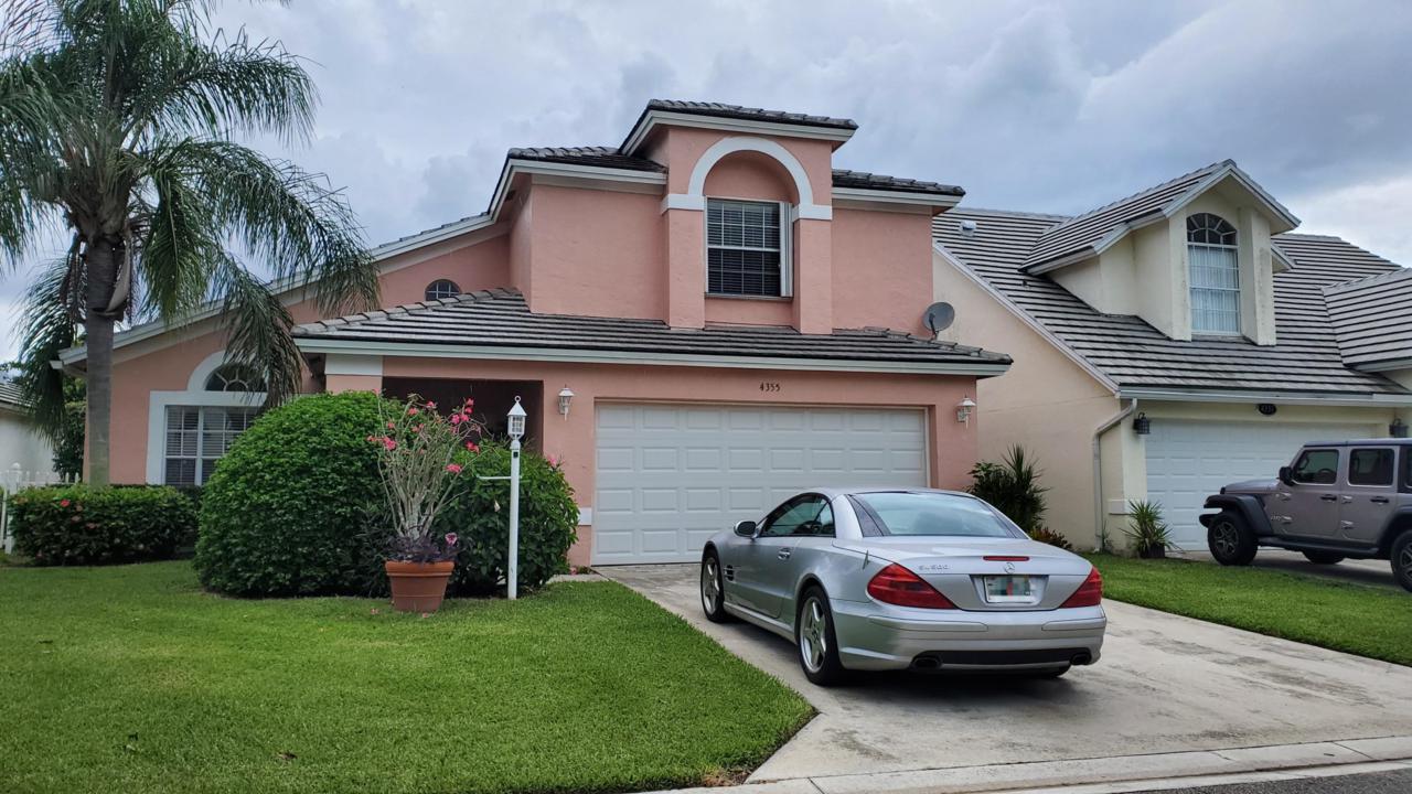 4355 Leicester Court - Photo 1