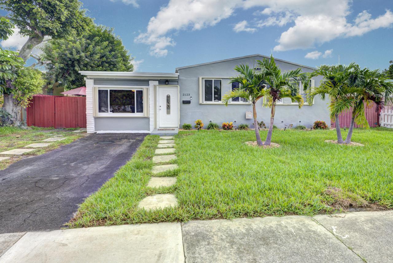 2123 Funston Street - Photo 1