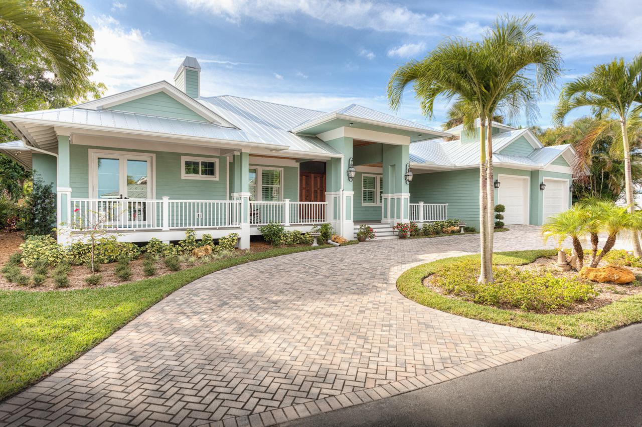 1605 Bay Tree Circle - Photo 1