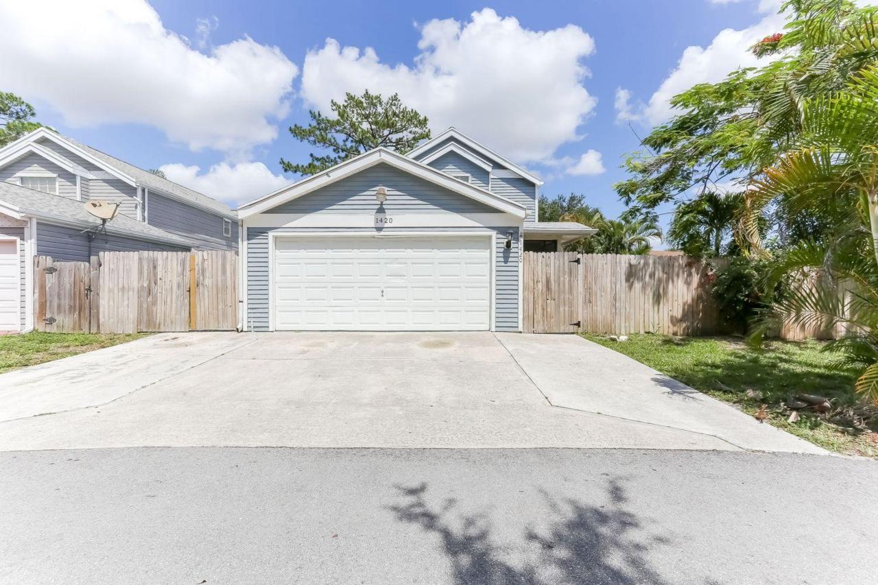 1420 Amaryllis Lane - Photo 1