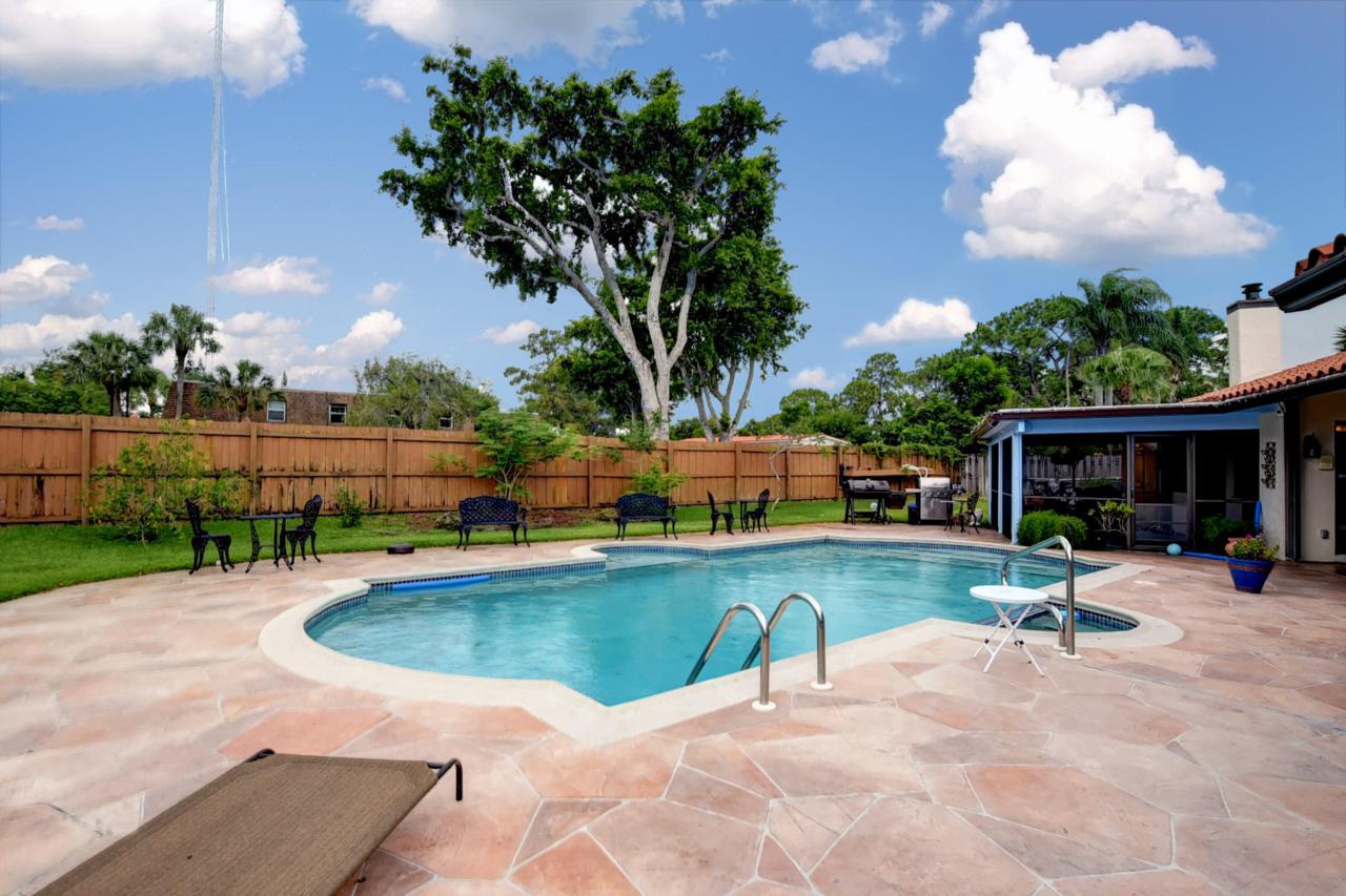 6800 Hollandaire Drive - Photo 1