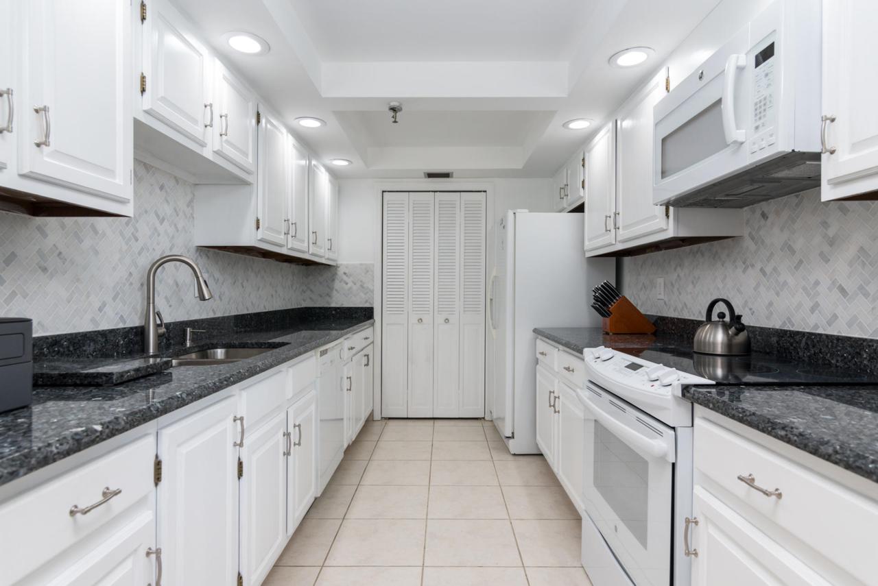 859 Jeffery Street - Photo 1