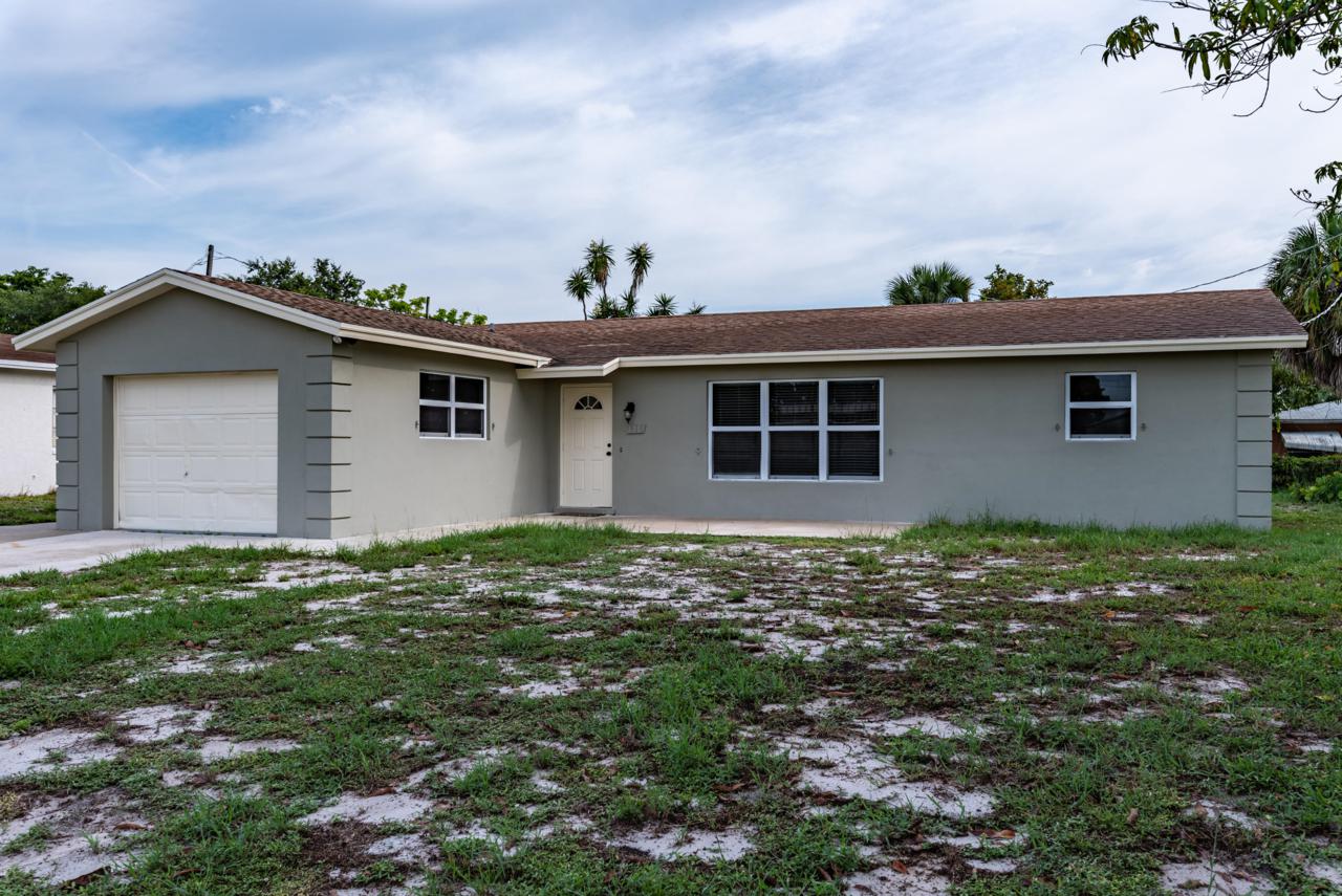 515 Greenbriar Drive - Photo 1