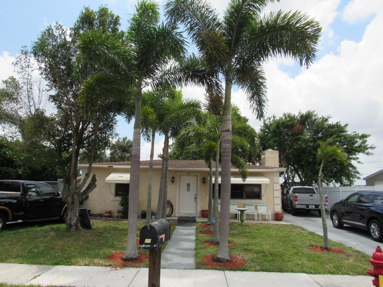 708 Troy Boulevard - Photo 1