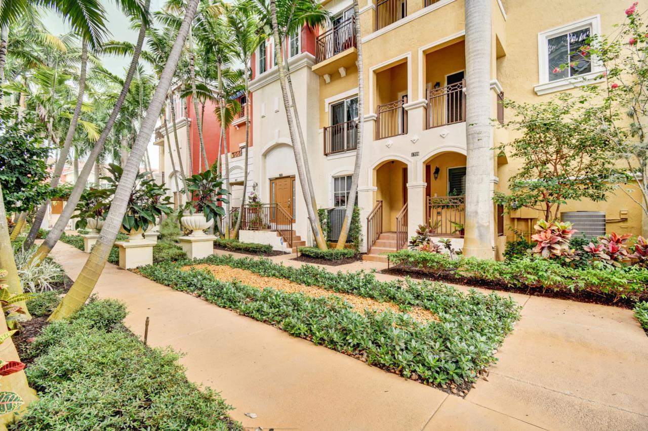 1902 Coastal Bay Boulevard - Photo 1