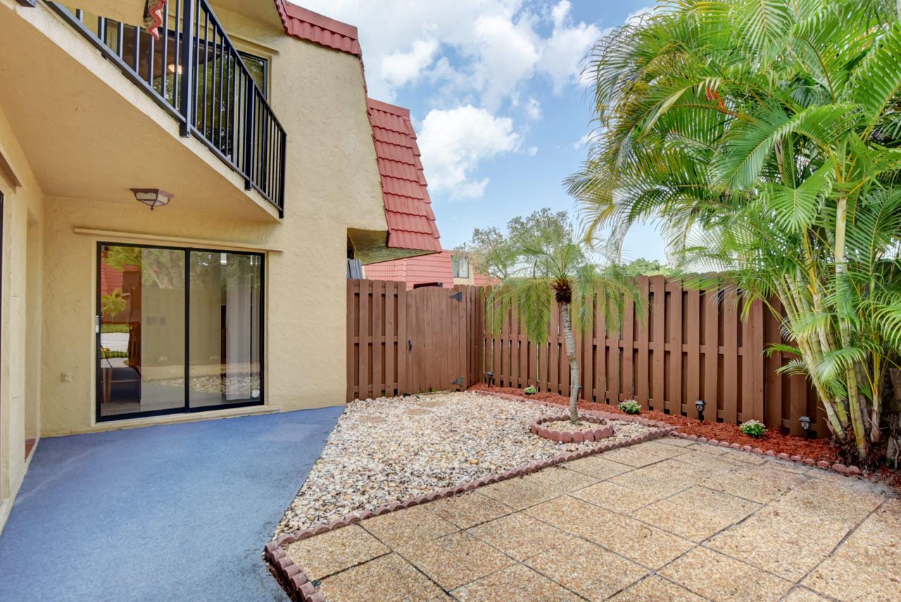 22922 Oxford Place - Photo 1