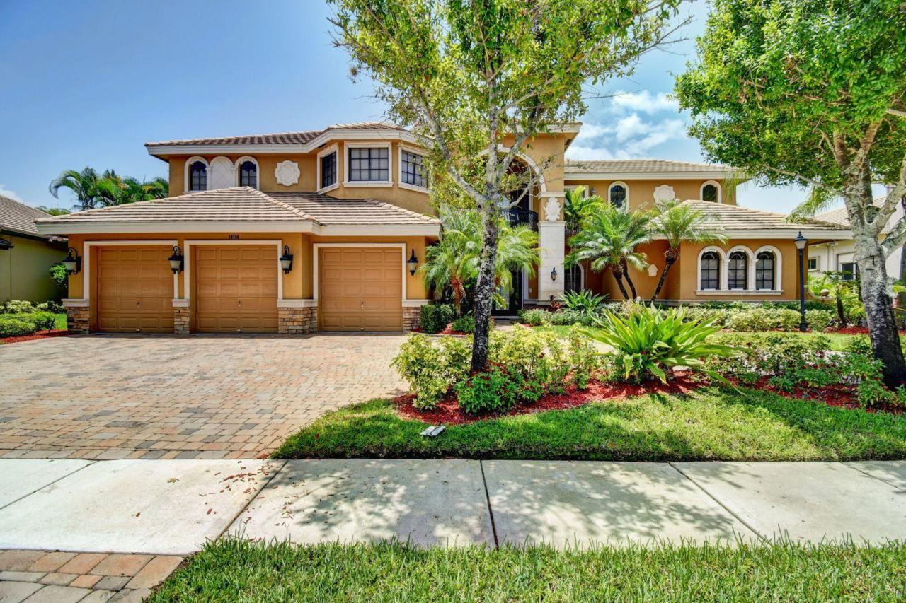 10766 Versailles Boulevard - Photo 1