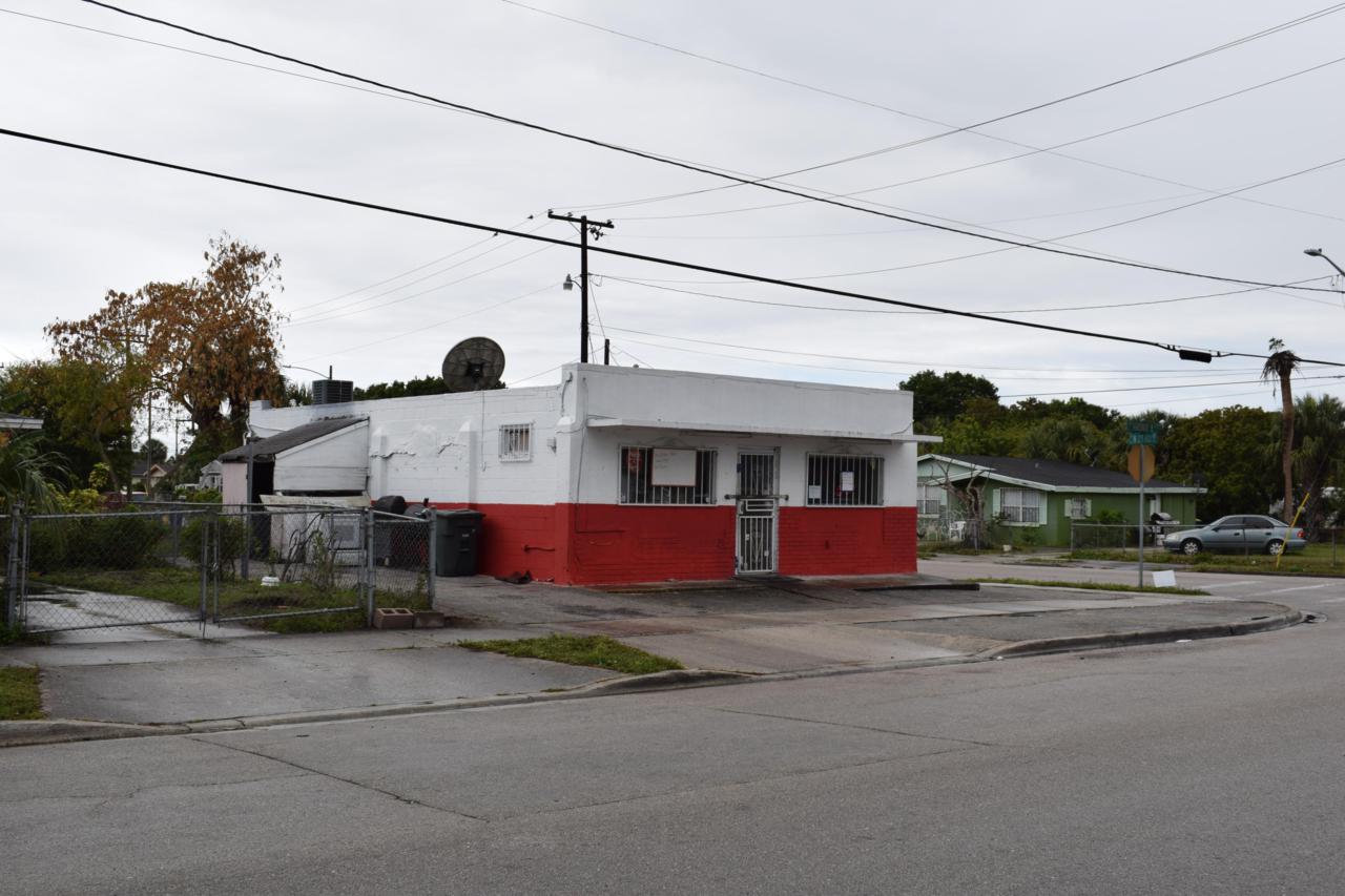 2211 Avenue E - Photo 1