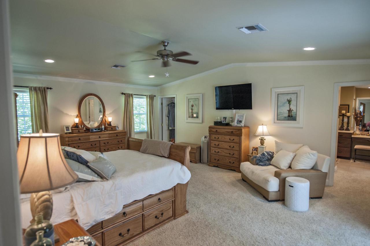 107 17th Street - Photo 1