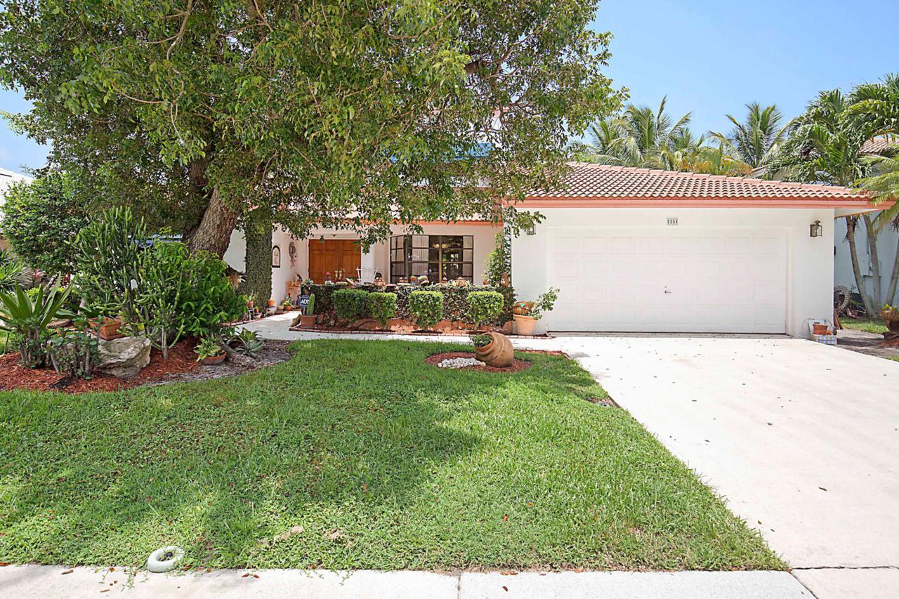 5251 Deerhurst Crescent Circle - Photo 1