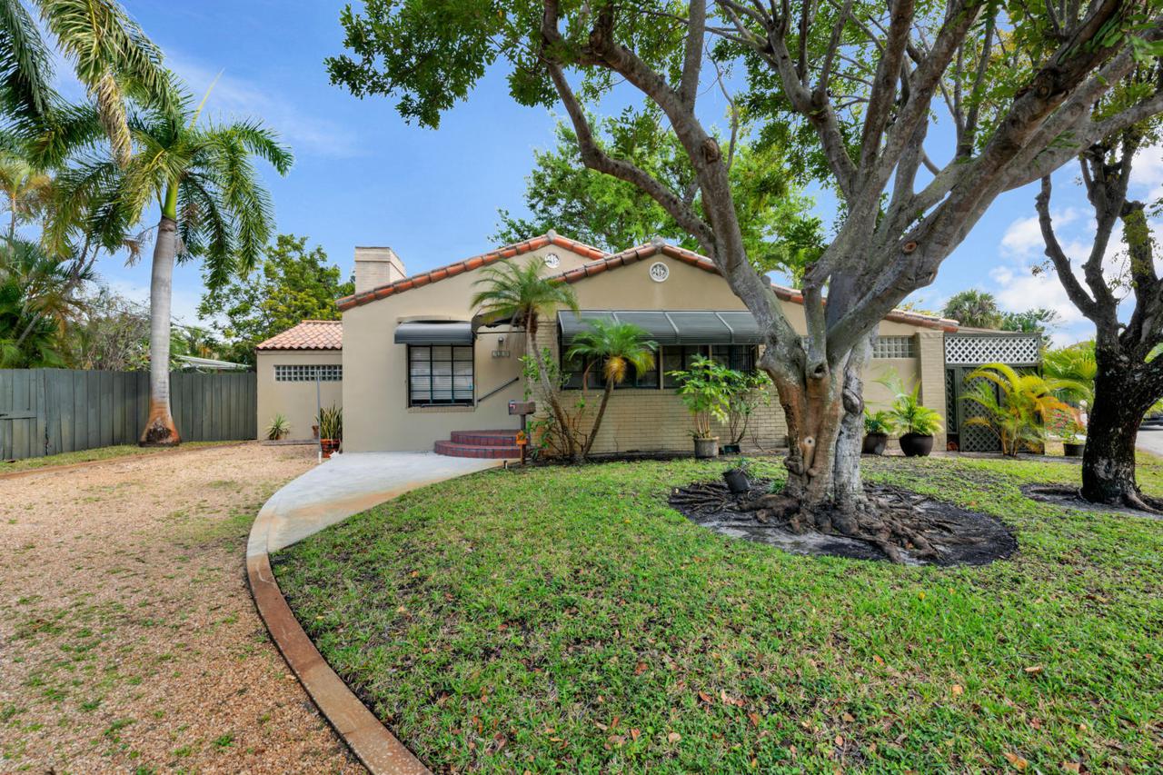 3210 Poinsettia Avenue - Photo 1