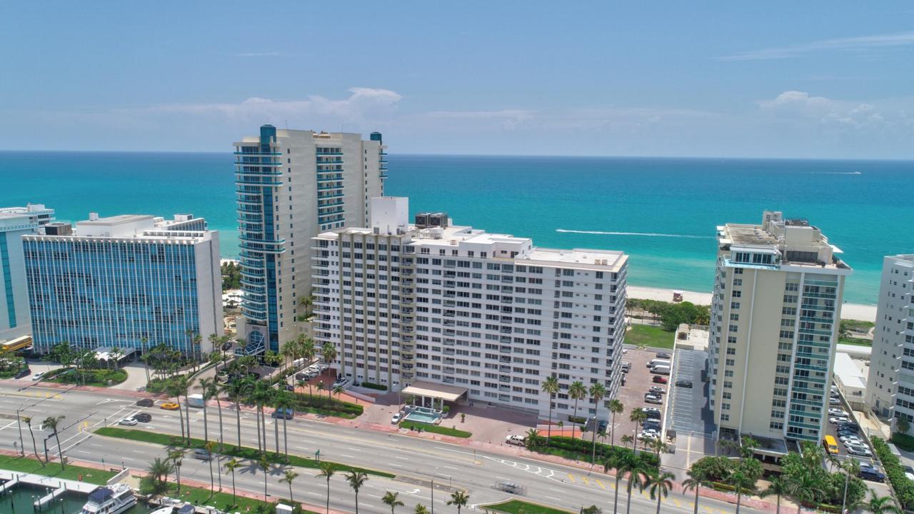 5005 Collins Avenue - Photo 1