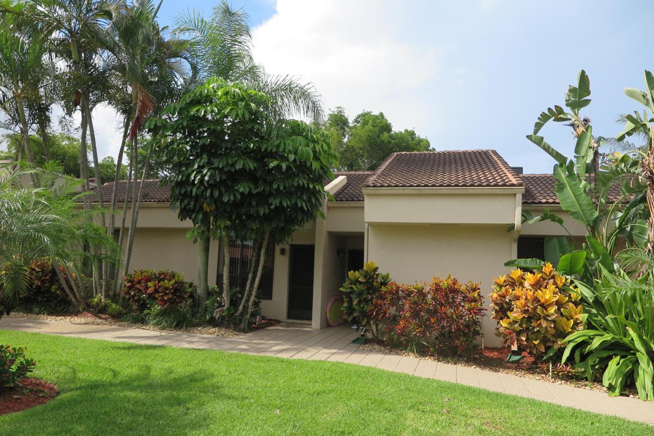 7495 La Paz Boulevard - Photo 1