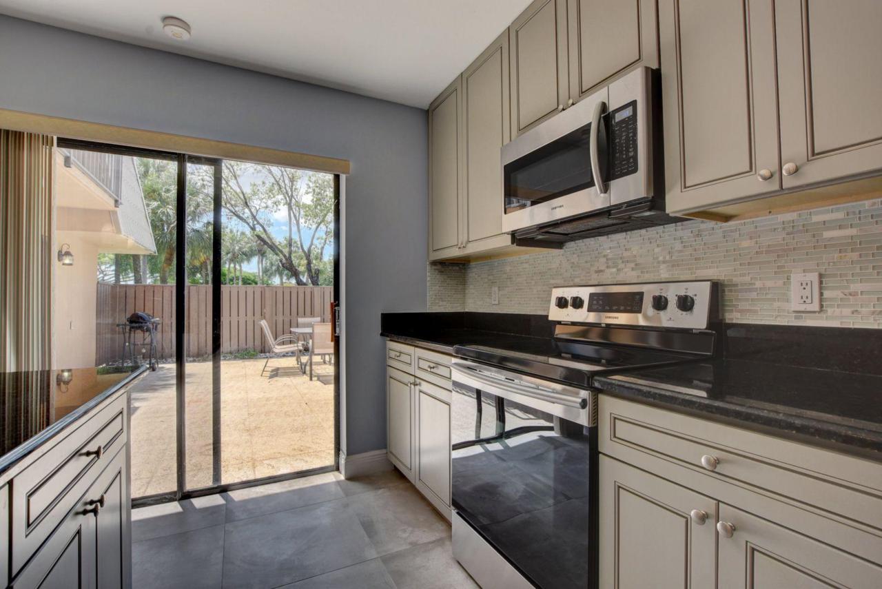 6423 64th Way - Photo 1
