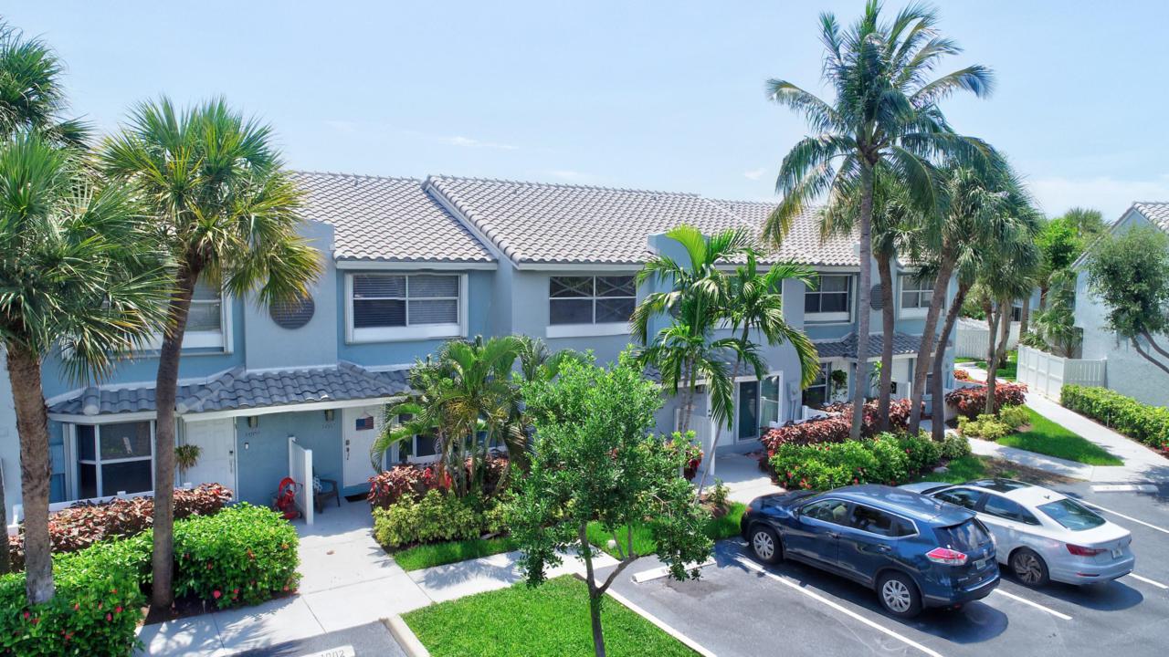 1004 Jeffery Street - Photo 1