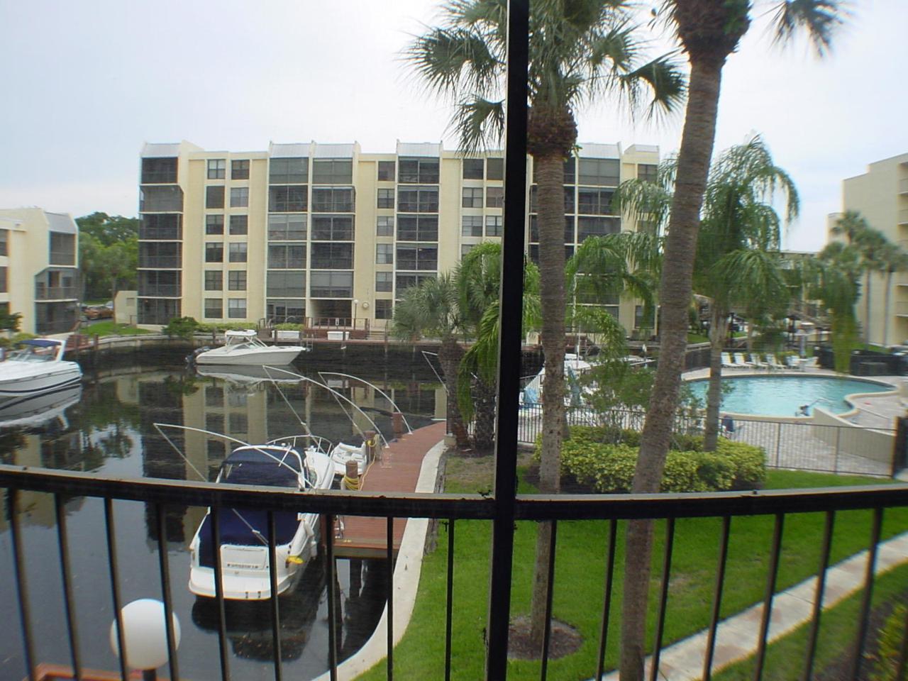 11 Royal Palm Way - Photo 1